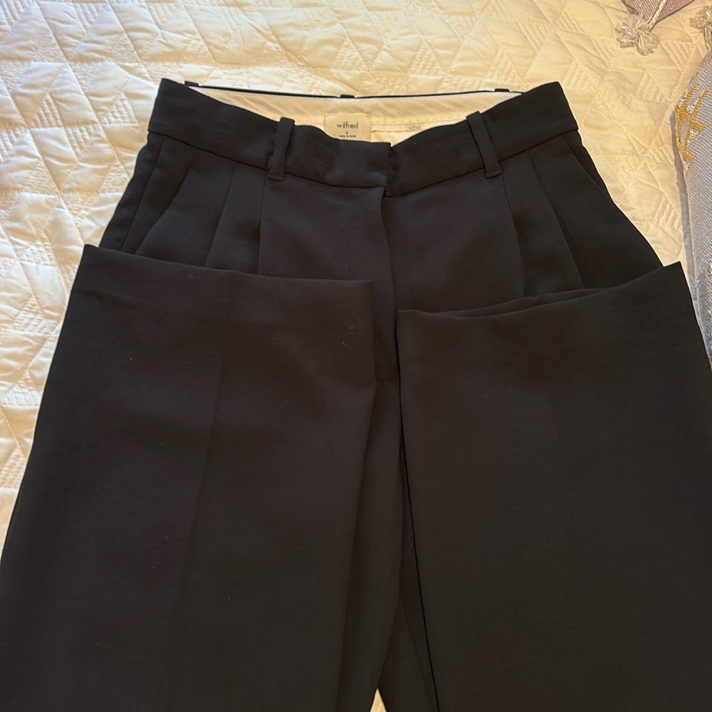 Black aritzia effortless pant